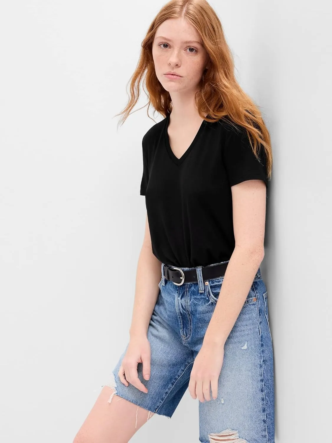 GAP Women's Luxe Short Sleeve V-Neck T-Shirt