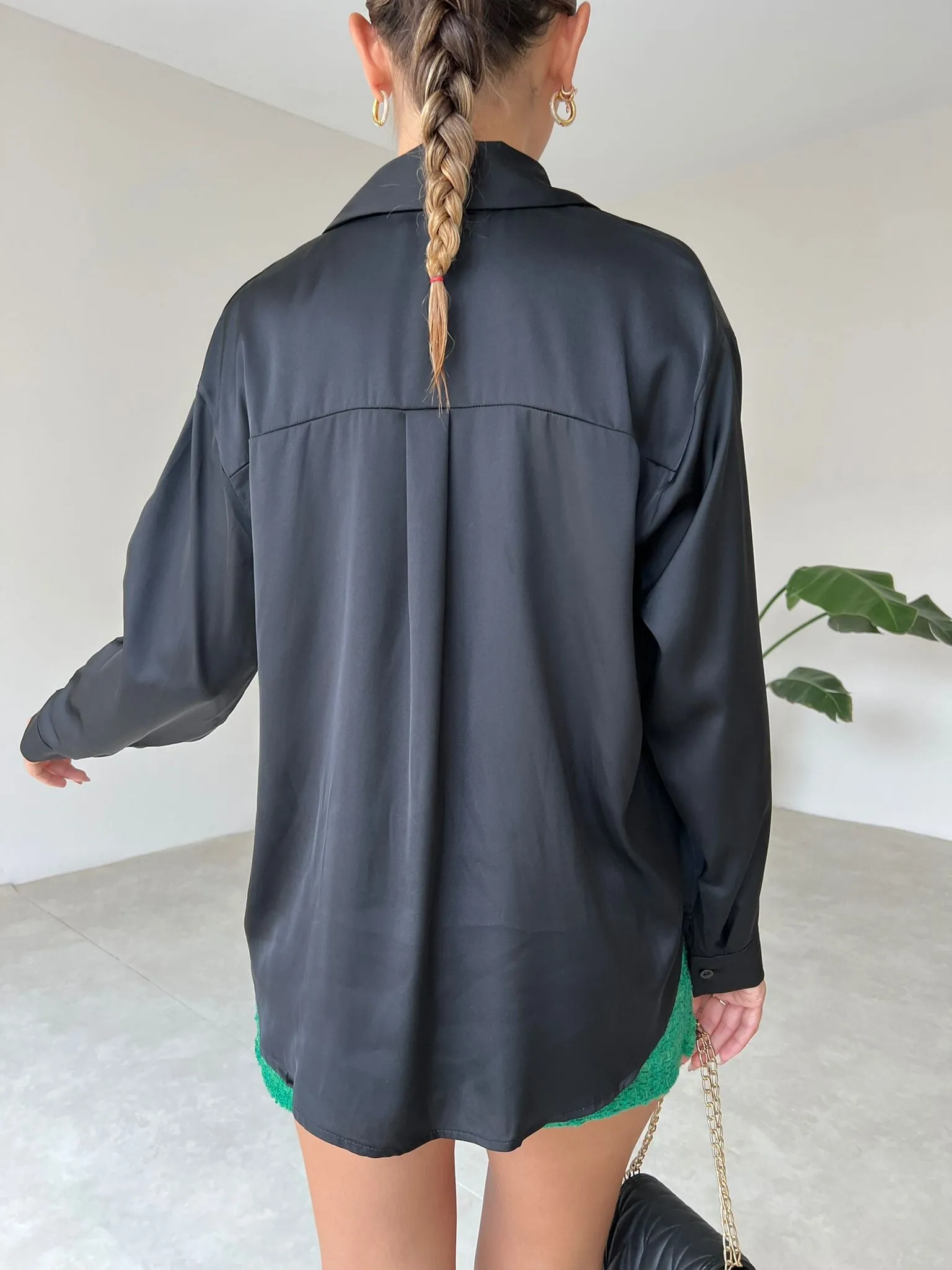 Relaxed fit satin shirt